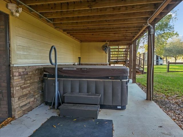 603 Shady Glen Drive, Anahuac, TX 77514