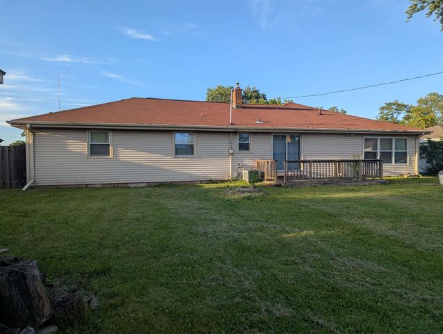 1688 LILAC LANE, Green Bay, WI 54302