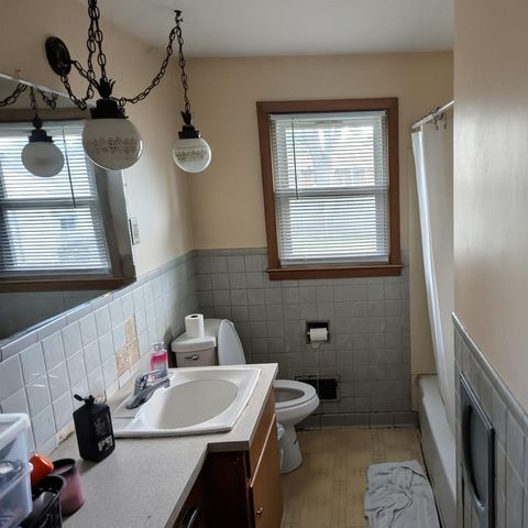 1688 LILAC LANE, Green Bay, WI 54302