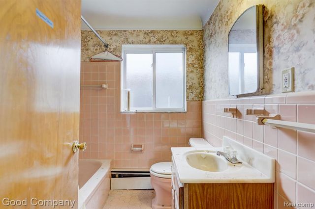 23919 John R Road, Hazel Park, MI 48030