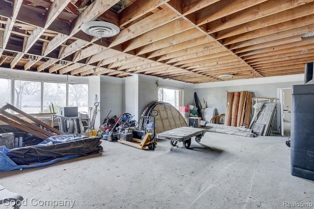 23919 John R Road, Hazel Park, MI 48030