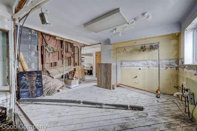 23919 John R Road, Hazel Park, MI 48030