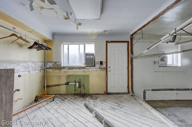 23919 John R Road, Hazel Park, MI 48030