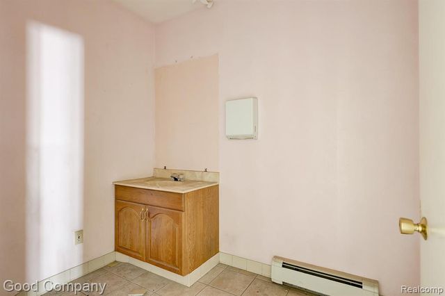 23919 John R Road, Hazel Park, MI 48030