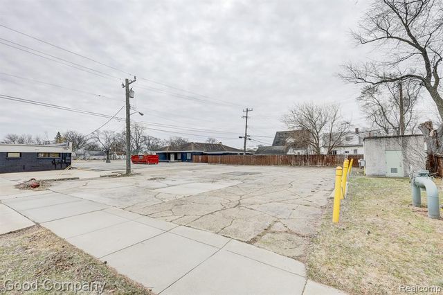 23919 John R Road, Hazel Park, MI 48030