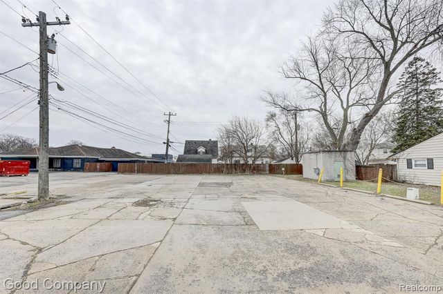 23919 John R Road, Hazel Park, MI 48030