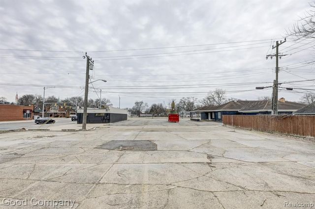 23919 John R Road, Hazel Park, MI 48030