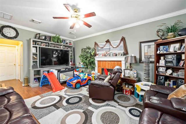 602 Beverly Circle, Stafford, TX 77477