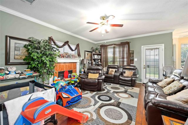 602 Beverly Circle, Stafford, TX 77477