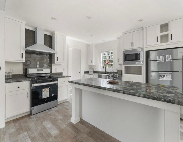 14 Reid Circle, Bethlehem, NH 03574