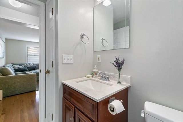 45 Cross St 19, Medford, MA 02155