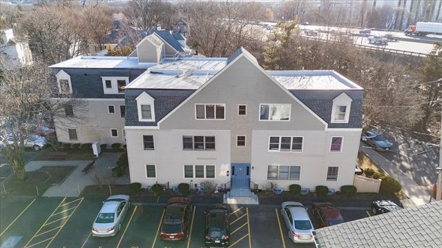 45 Cross St 19, Medford, MA 02155