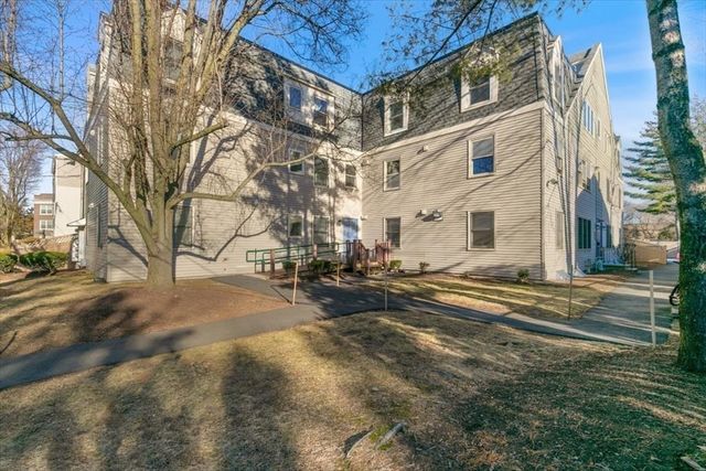 45 Cross St 19, Medford, MA 02155