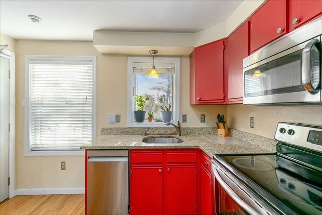 45 Cross St 19, Medford, MA 02155