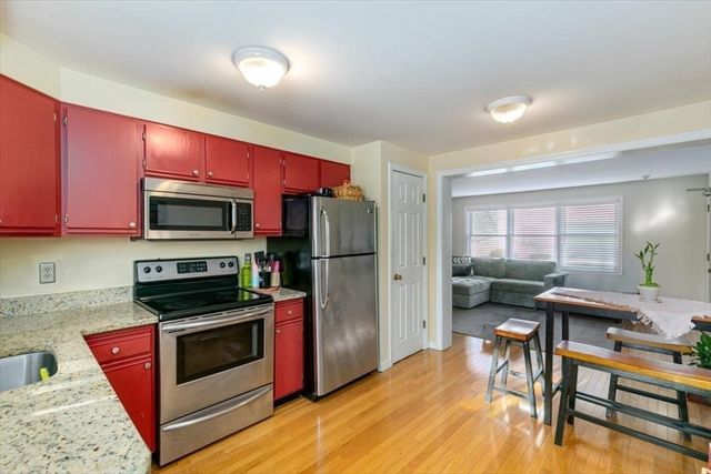 45 Cross St 19, Medford, MA 02155