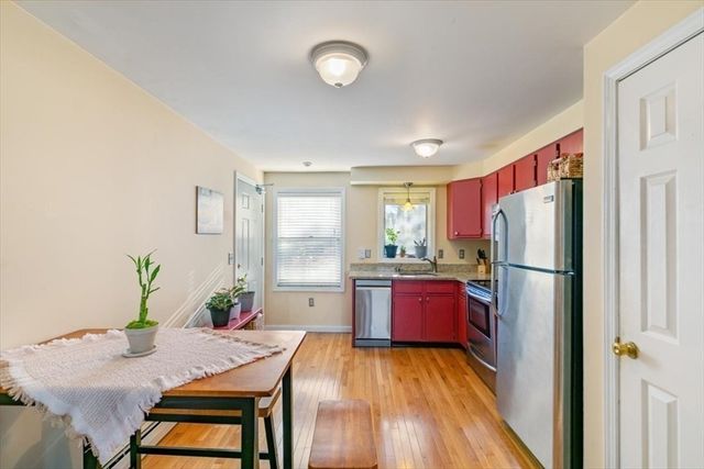 45 Cross St 19, Medford, MA 02155