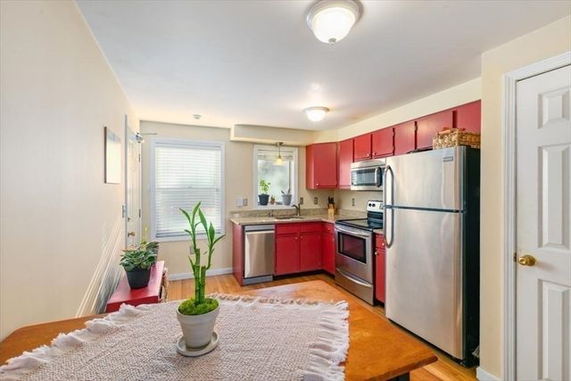 45 Cross St 19, Medford, MA 02155