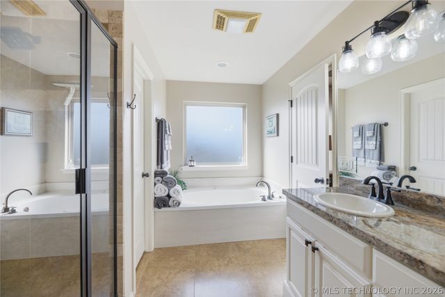 18522 E 79th Street N, Owasso, OK 74055