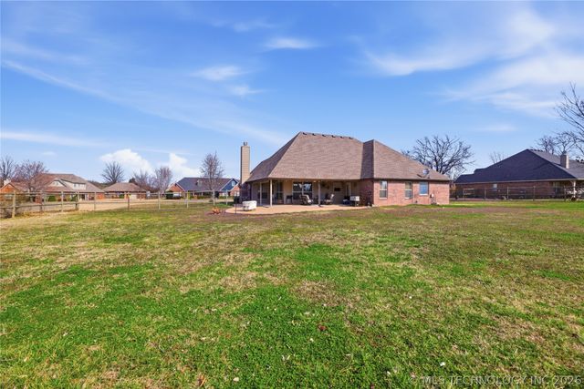 18522 E 79th Street N, Owasso, OK 74055
