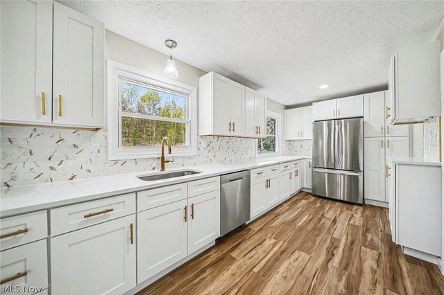 2360 Trailard Drive, Willoughby Hills, OH 44094