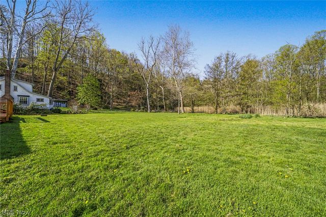 2360 Trailard Drive, Willoughby Hills, OH 44094