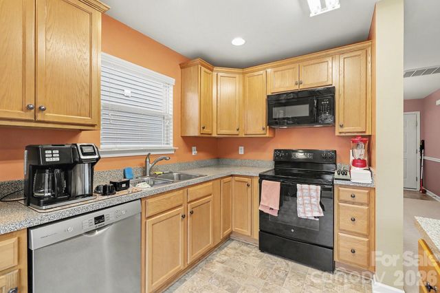 4022 Linsbury Court, Charlotte, NC 28213