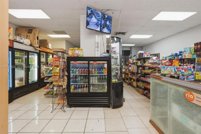 1301 NE Miami Gardens Dr 326W, Miami, FL 33179
