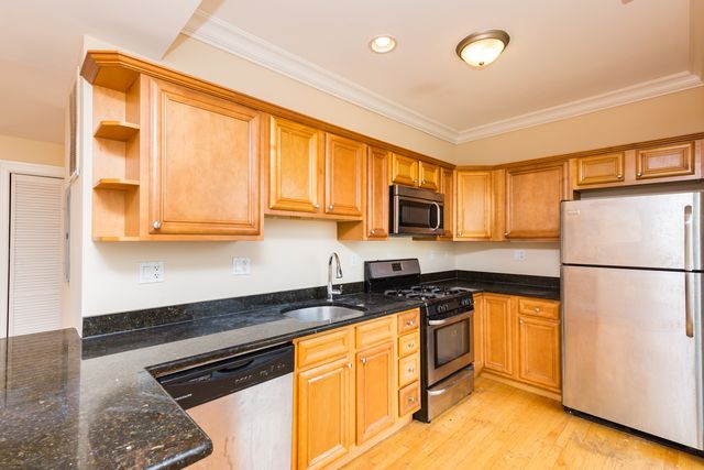 3508 W Cortland Street 2N, Chicago, IL 60647