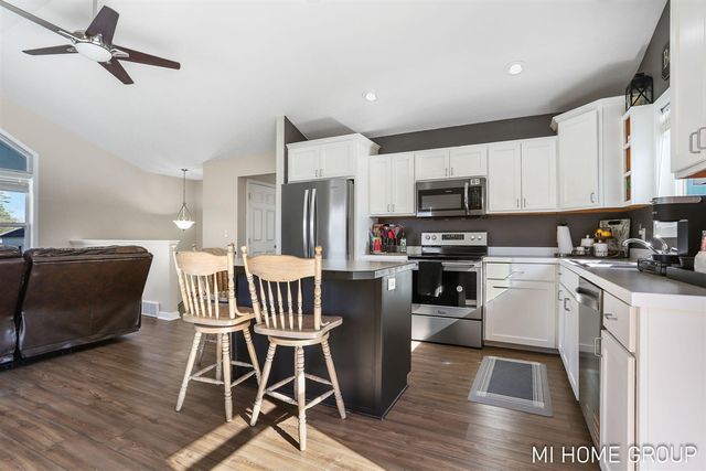 3391 Heathridge Trail, Hamilton, MI 49419