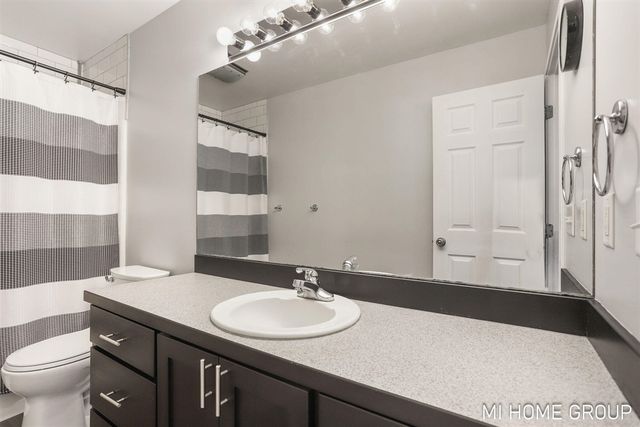 3391 Heathridge Trail, Hamilton, MI 49419