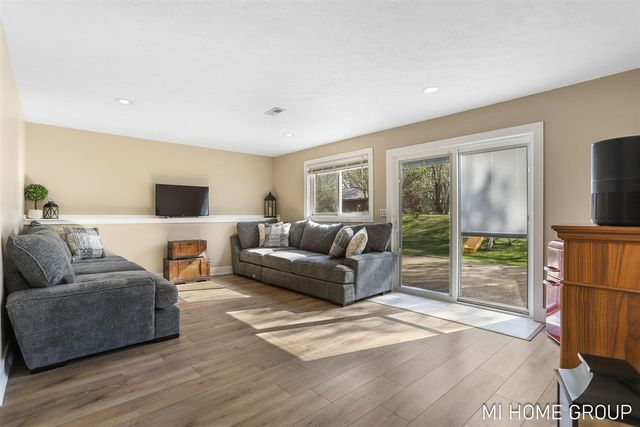3391 Heathridge Trail, Hamilton, MI 49419