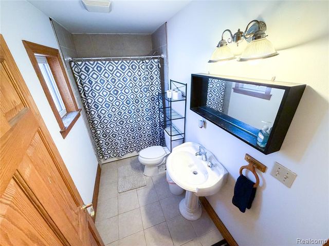 703 Saint John Street, Wyandotte, MI 48192