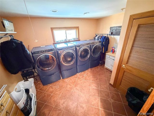 703 Saint John Street, Wyandotte, MI 48192