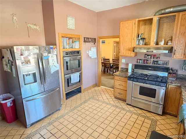 703 Saint John Street, Wyandotte, MI 48192