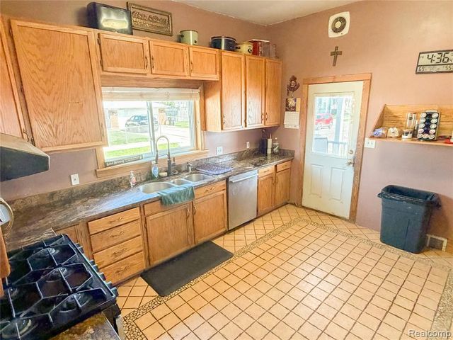 703 Saint John Street, Wyandotte, MI 48192