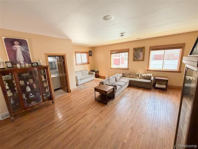 703 Saint John Street, Wyandotte, MI 48192