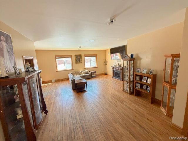 703 Saint John Street, Wyandotte, MI 48192