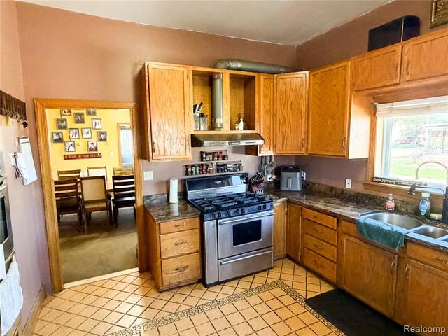 703 Saint John Street, Wyandotte, MI 48192