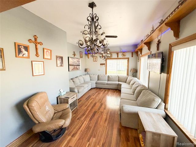 703 Saint John Street, Wyandotte, MI 48192