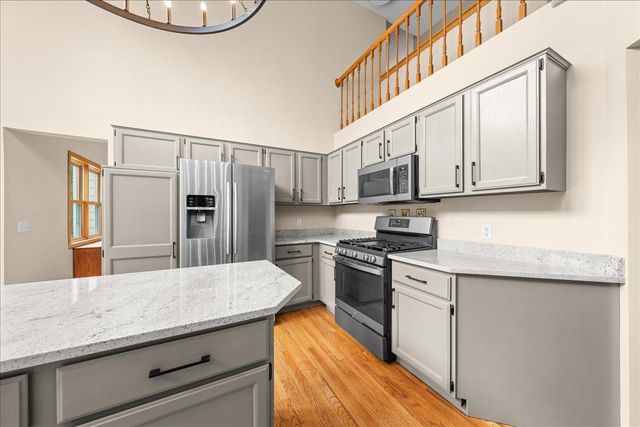 17672 Kettering Trail, Lakeville, MN 55044