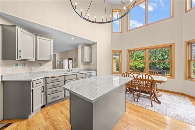 17672 Kettering Trail, Lakeville, MN 55044