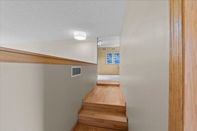 17672 Kettering Trail, Lakeville, MN 55044