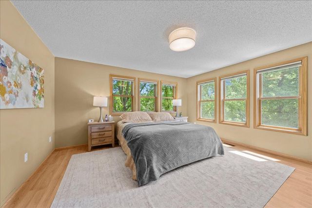 17672 Kettering Trail, Lakeville, MN 55044