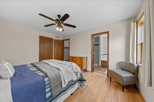 17672 Kettering Trail, Lakeville, MN 55044
