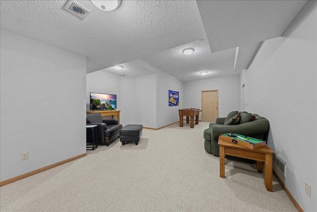 17672 Kettering Trail, Lakeville, MN 55044