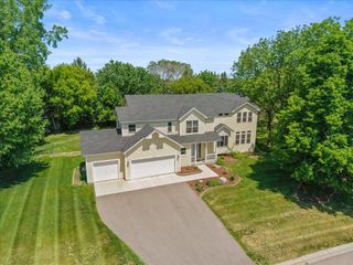 17672 Kettering Trail, Lakeville, MN 55044
