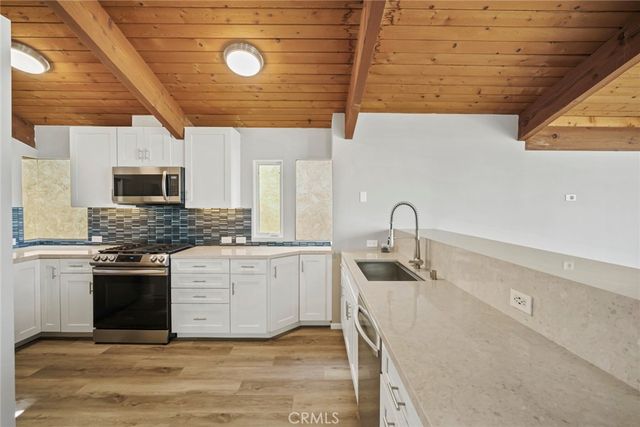 881 Quivera Street, Laguna Beach, CA 92651