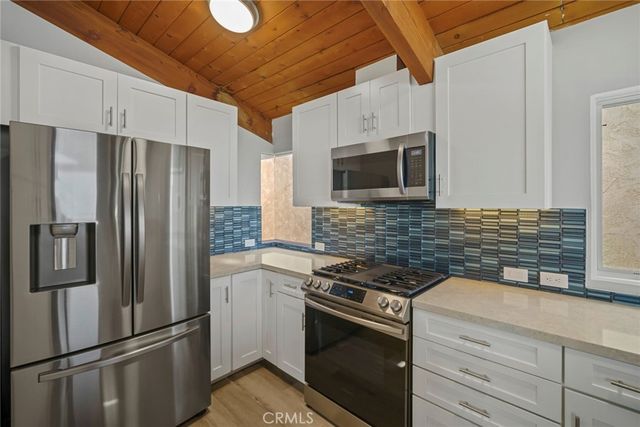 881 Quivera Street, Laguna Beach, CA 92651