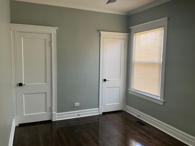 8042 S Bennett Avenue, Chicago, IL 60617