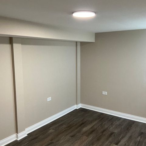 8042 S Bennett Avenue, Chicago, IL 60617